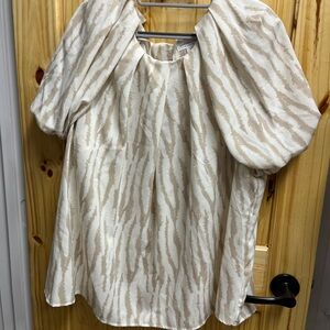 Tan and cream dress blouse with puff sleeves size 3x Brand is Chic Soul